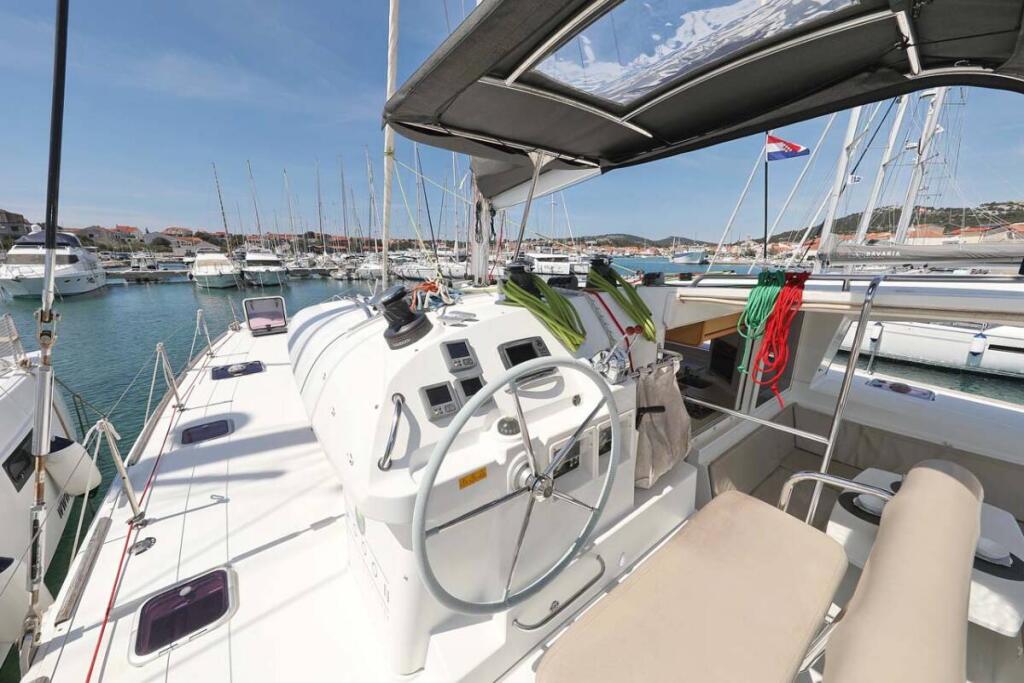 Catamaran 