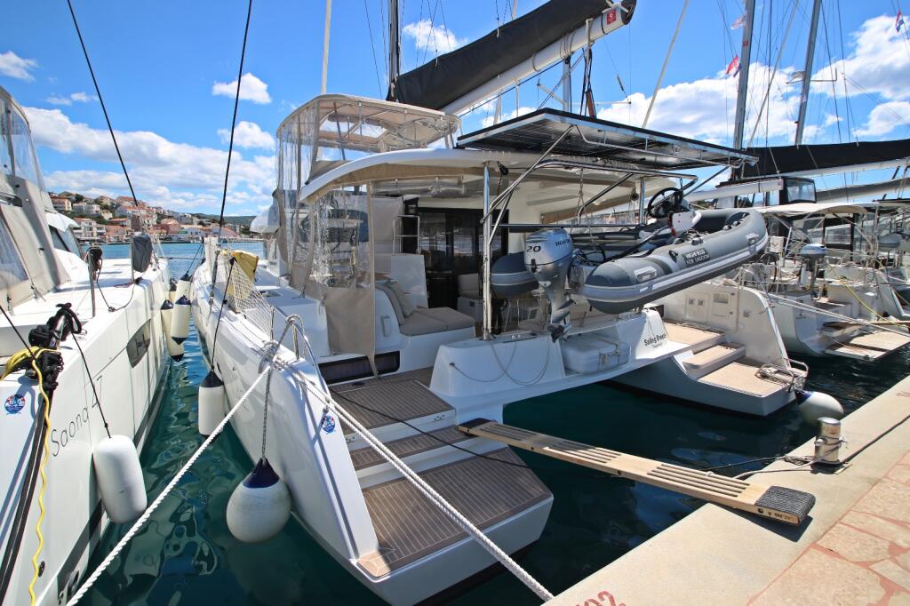 Catamaran 