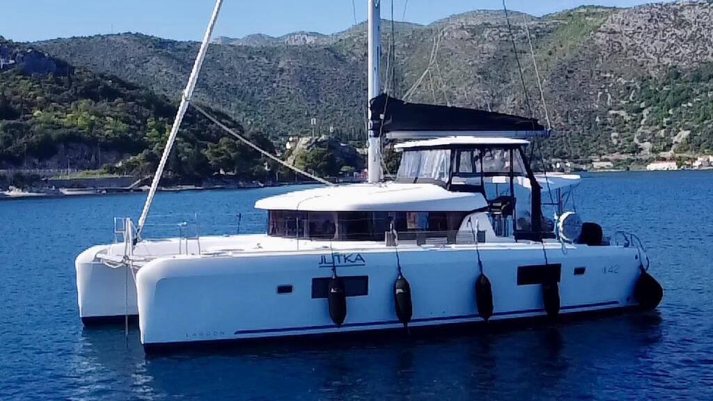 Catamaran 