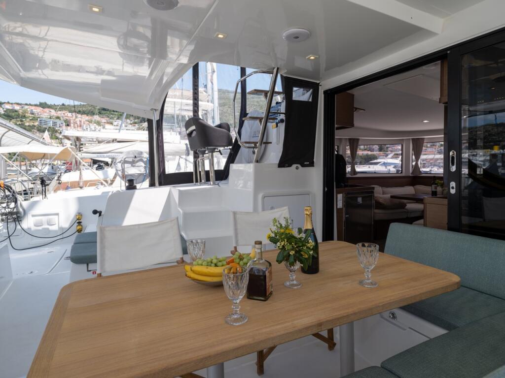 Catamaran 