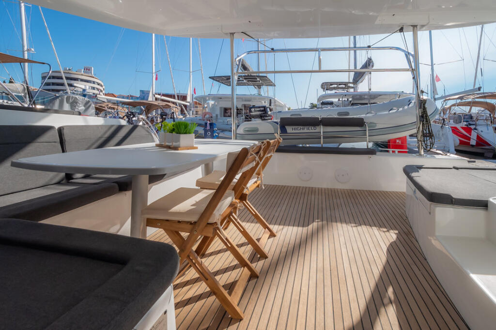 Catamaran 