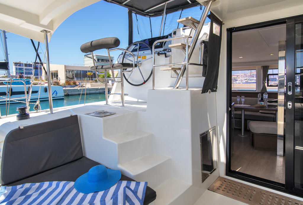 Catamaran 