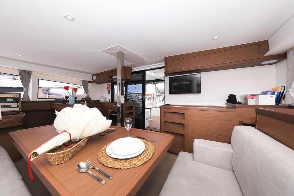 Catamaran 
