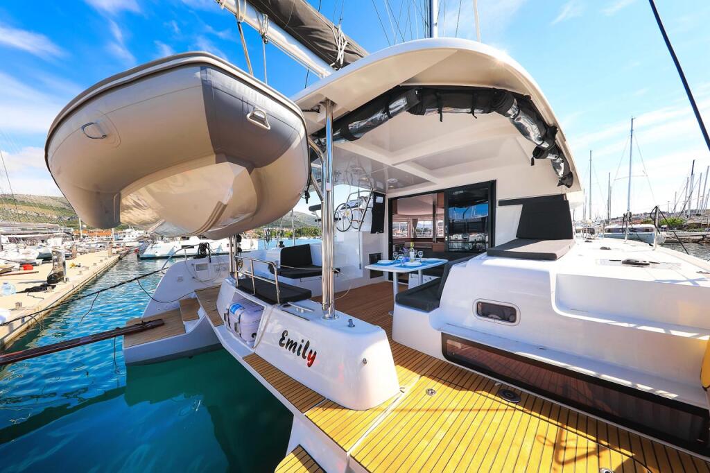 Catamaran 