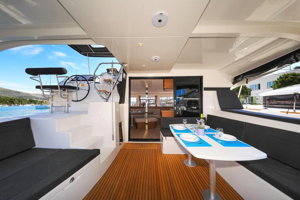 Catamaran 