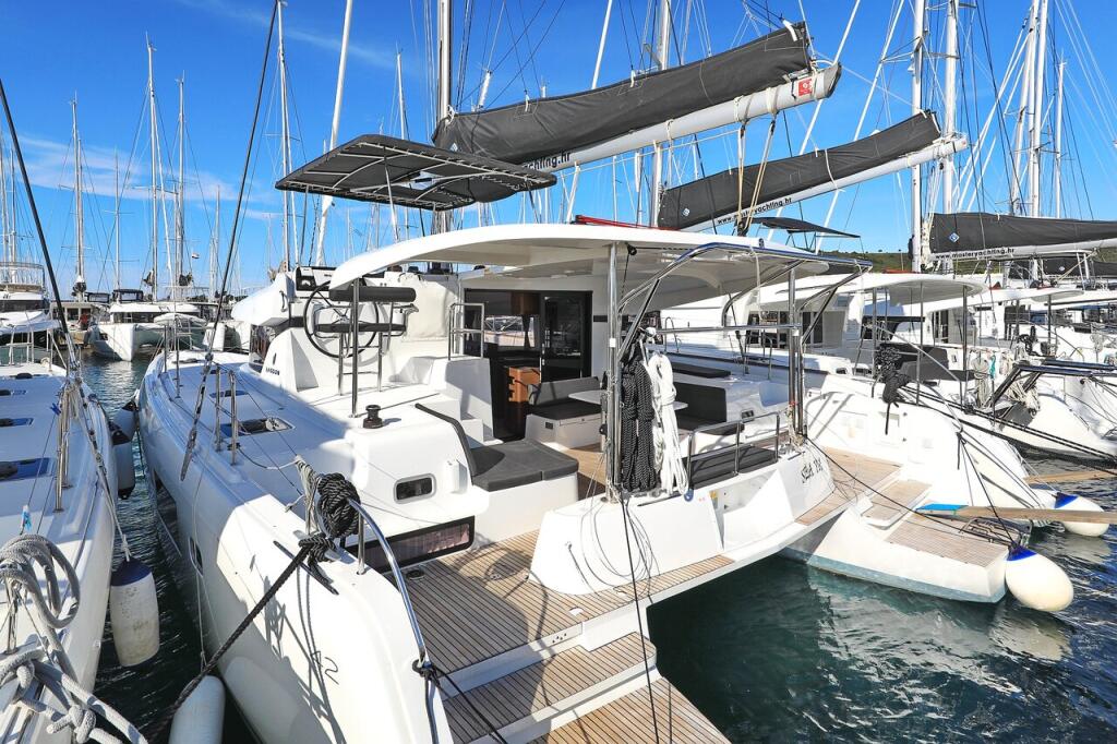 Catamaran 