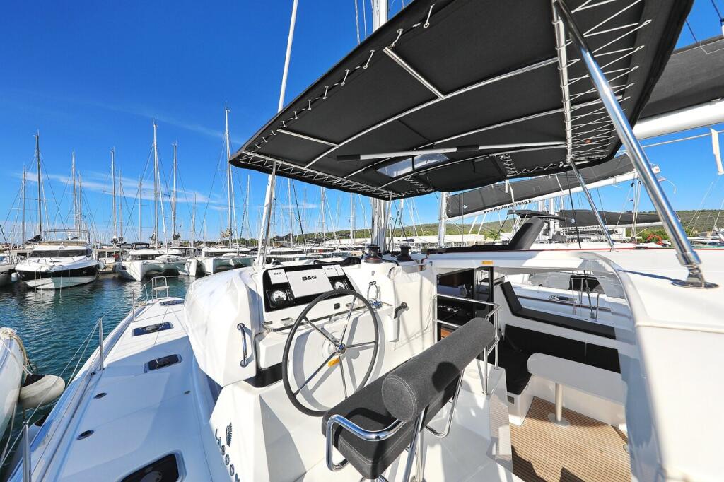 Catamaran 