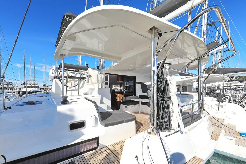 Catamaran 