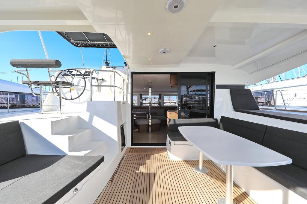 Catamaran 