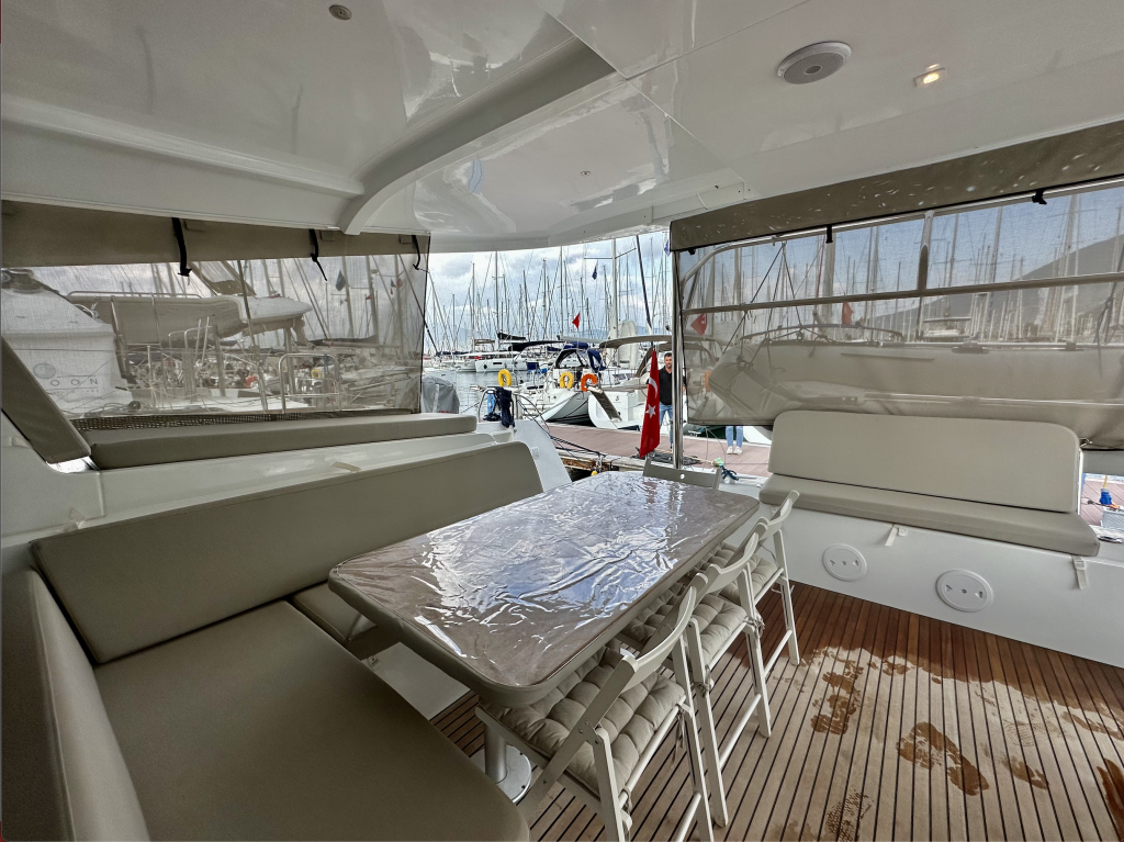 Catamaran 