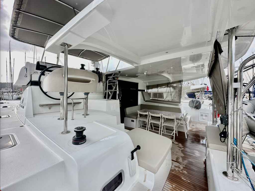 Catamaran 