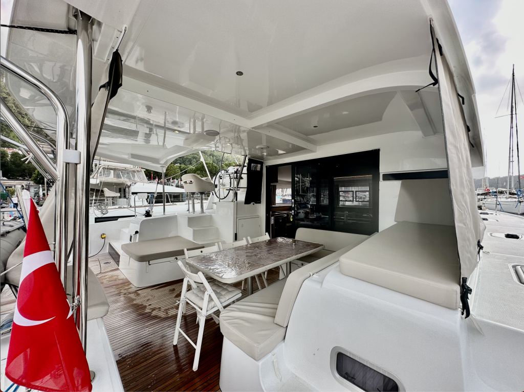 Catamaran 