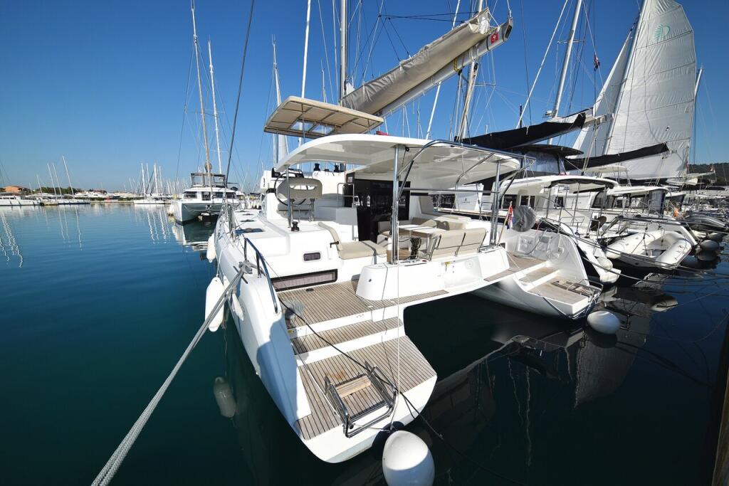Catamaran 