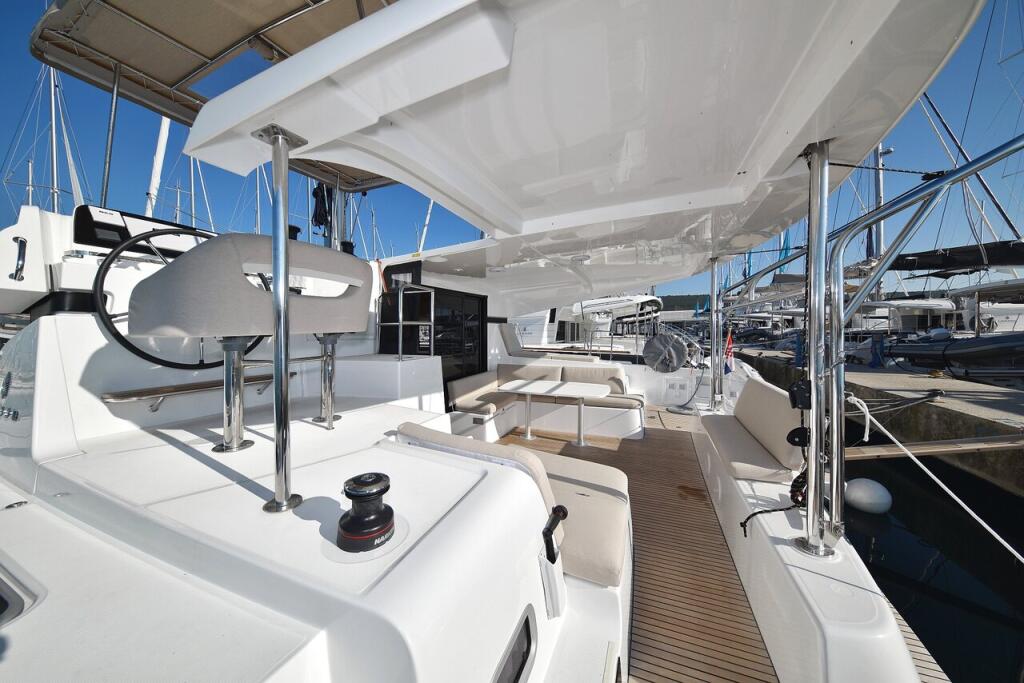 Catamaran 