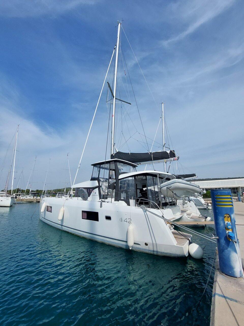 Catamaran 