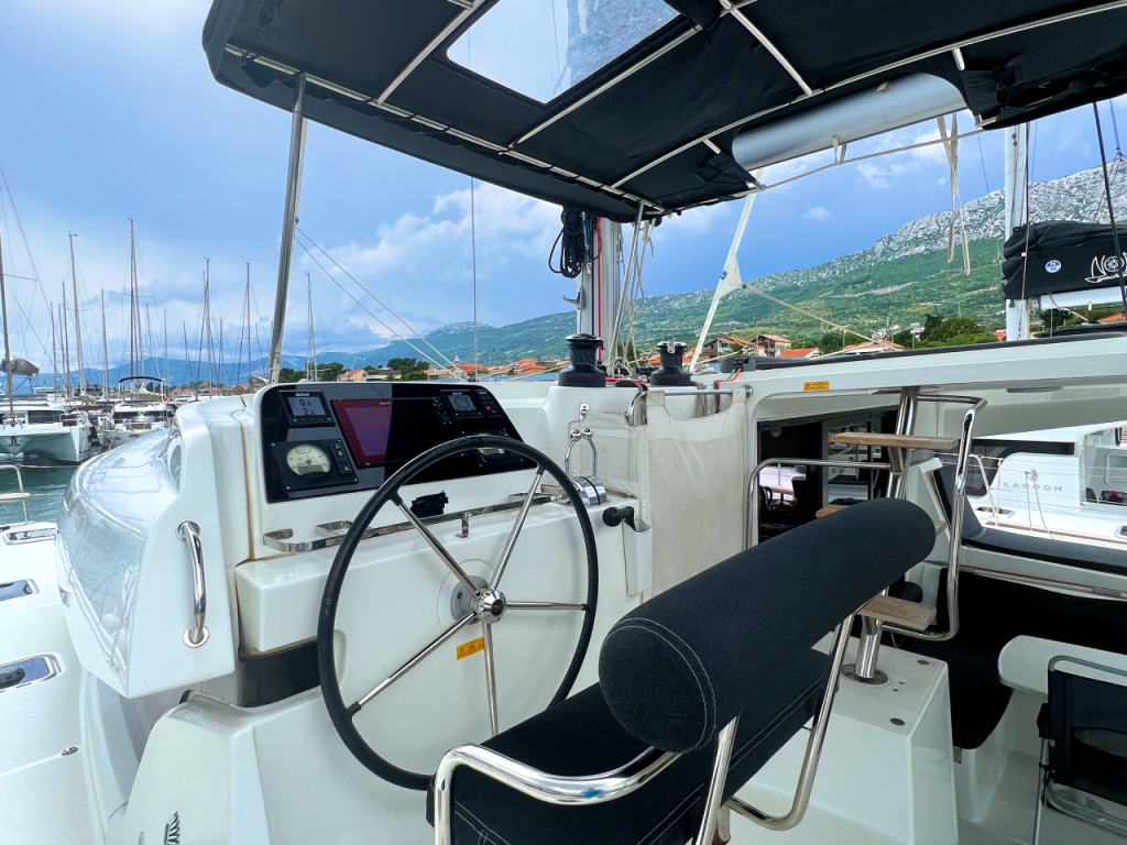 Catamaran 
