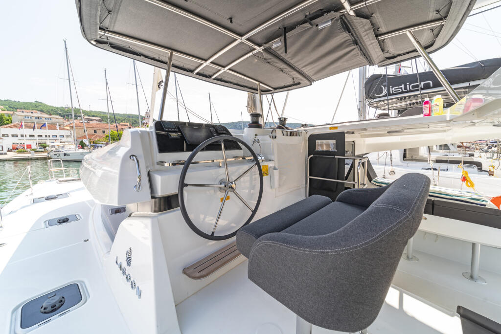 Catamaran 