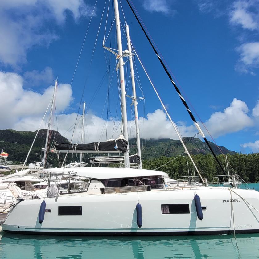 Catamaran 