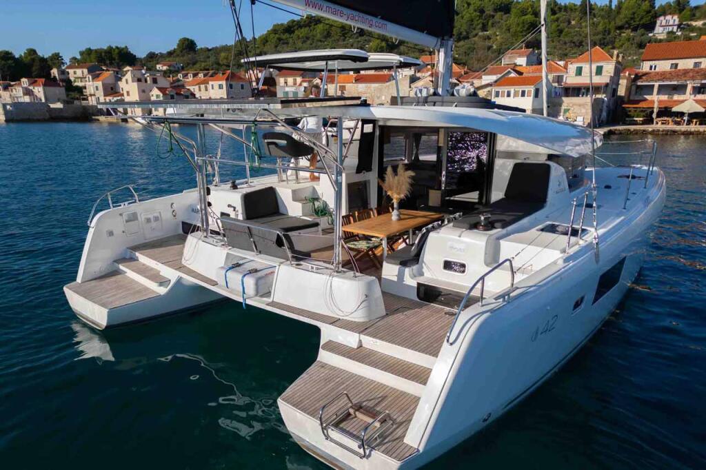 Catamaran 