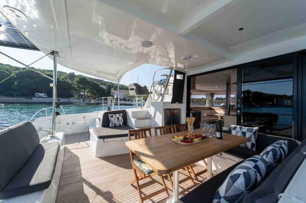 Catamaran 