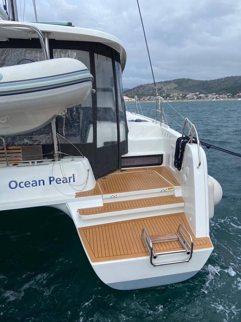 Catamaran 