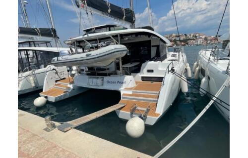 Catamaran 