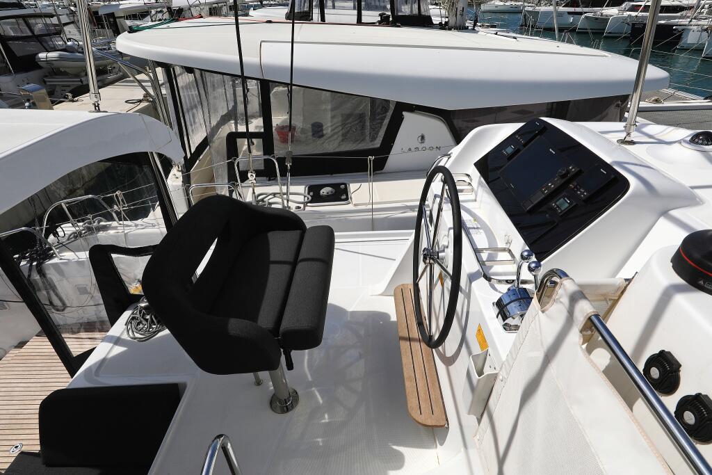 Catamaran 