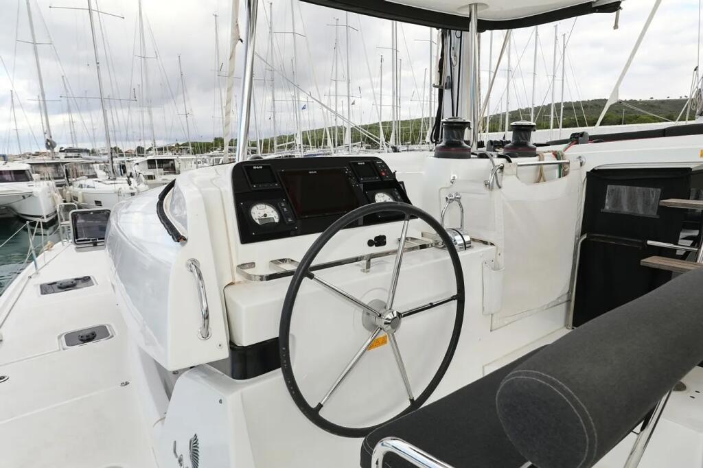 Catamaran 