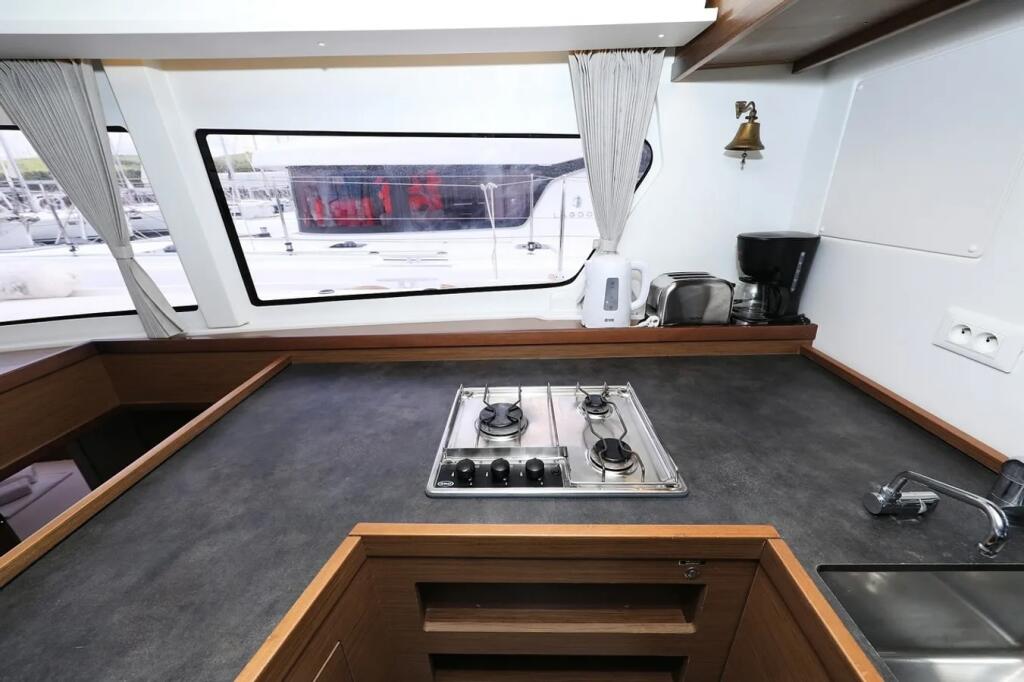 Catamaran 