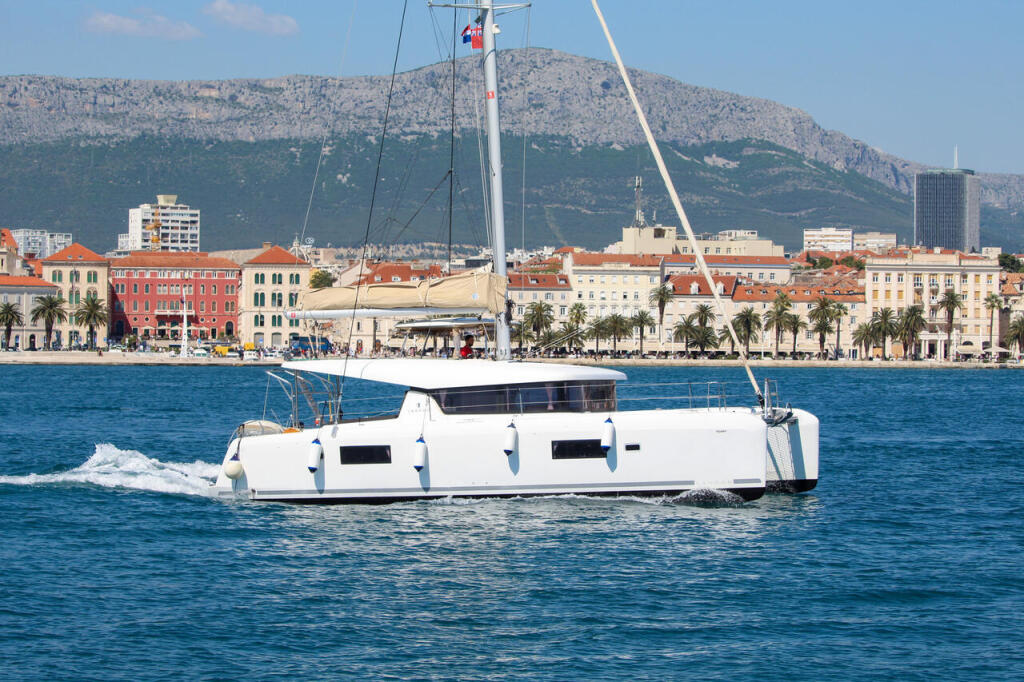 Catamaran 