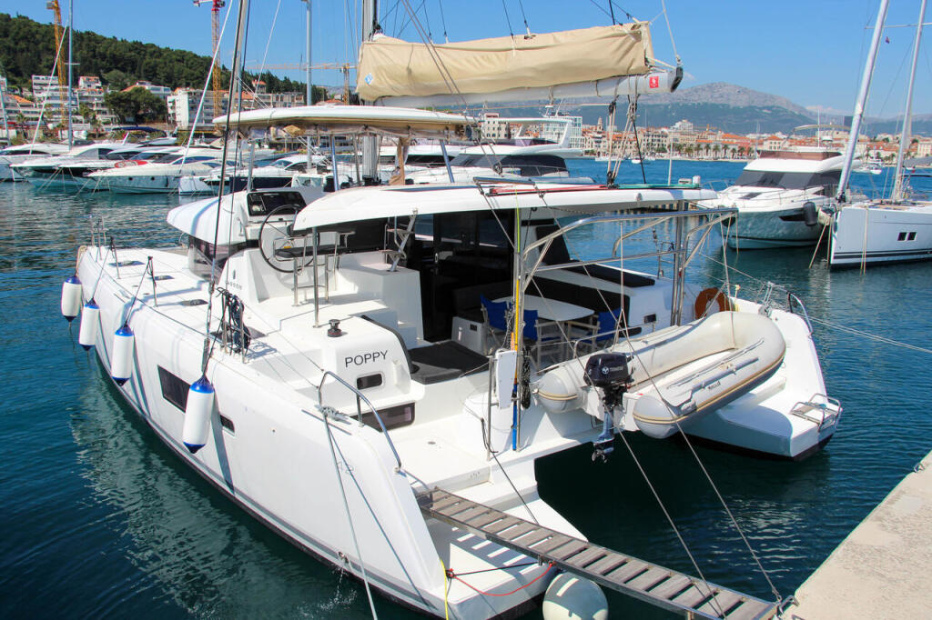 Catamaran 