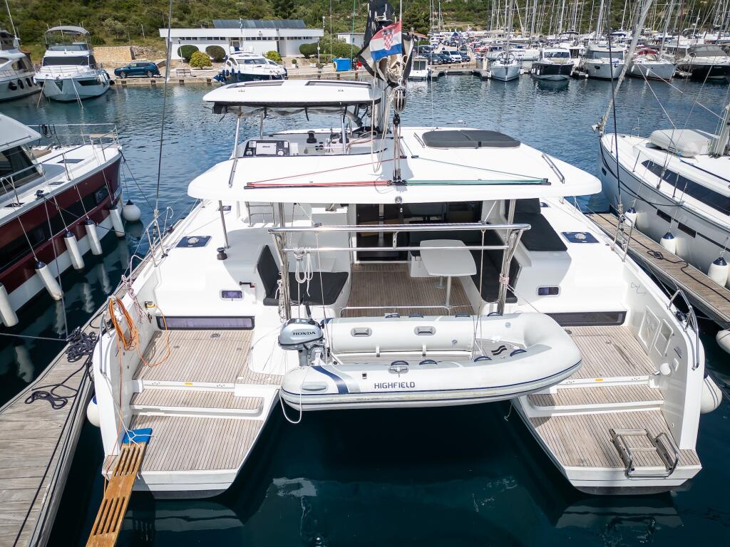 Catamaran 
