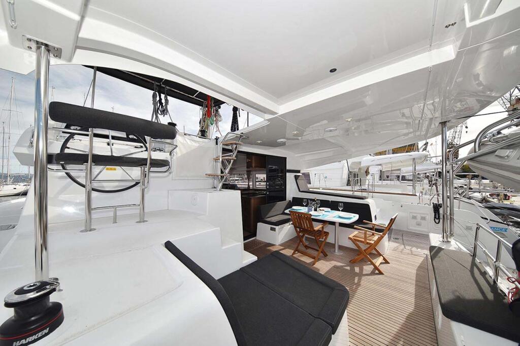 Catamaran 