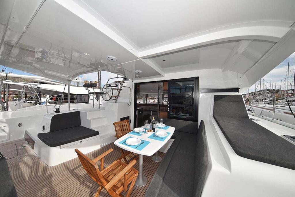 Catamaran 