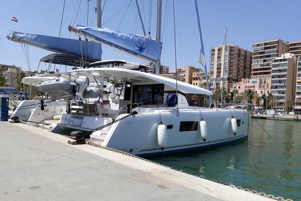 Catamaran 