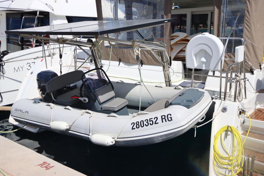 Catamaran 