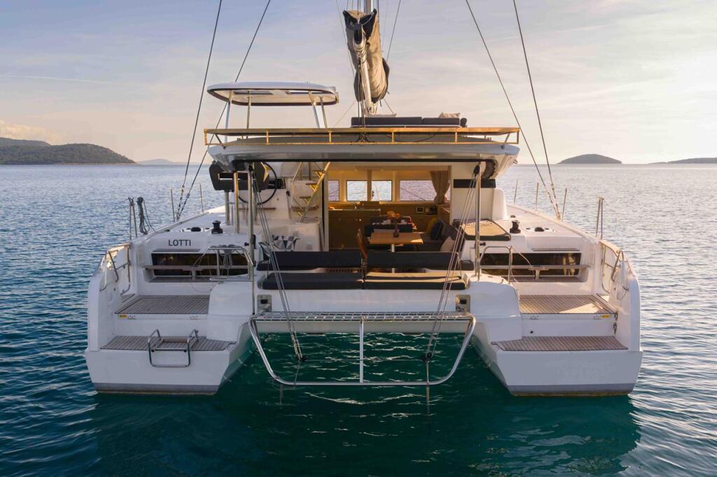 Catamaran 