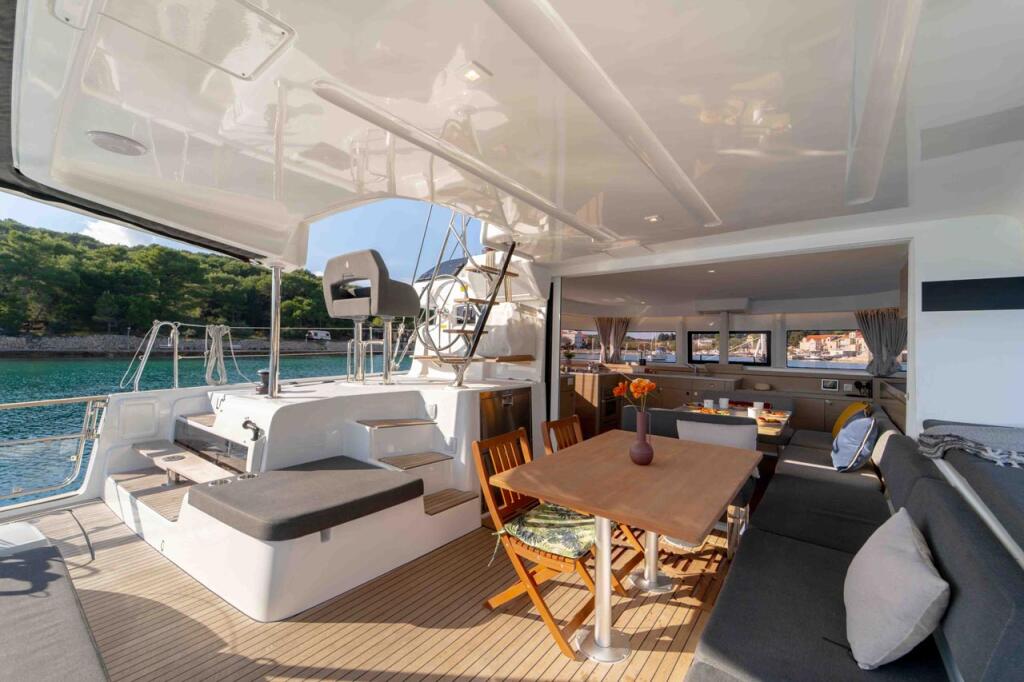 Catamaran 