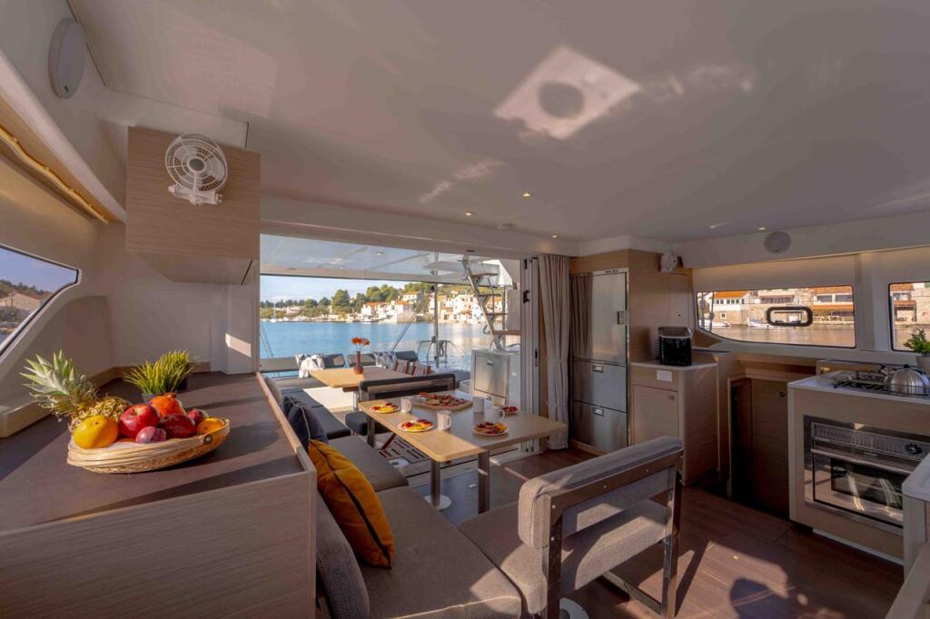 Catamaran 