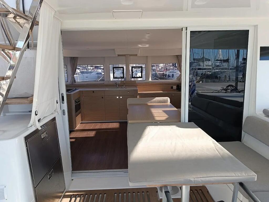 Catamaran 