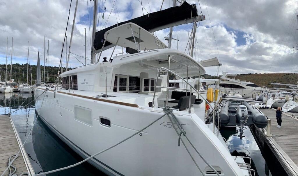 Catamaran 