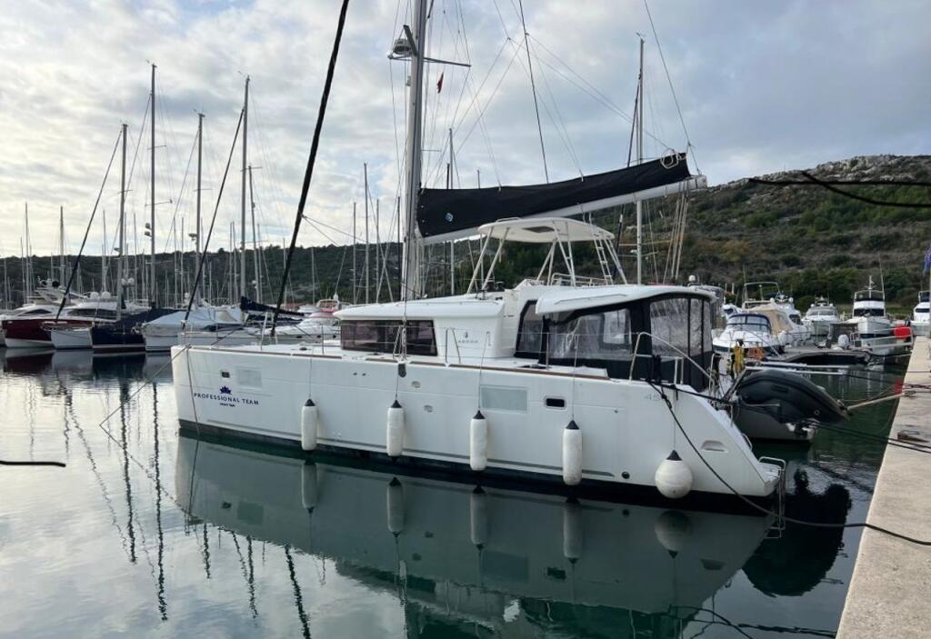Catamaran 