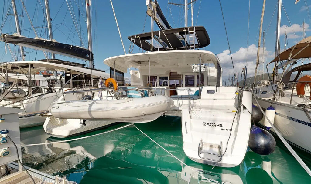 Catamaran 