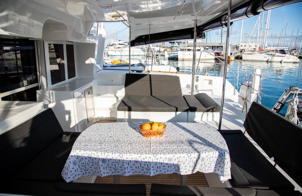 Catamaran 