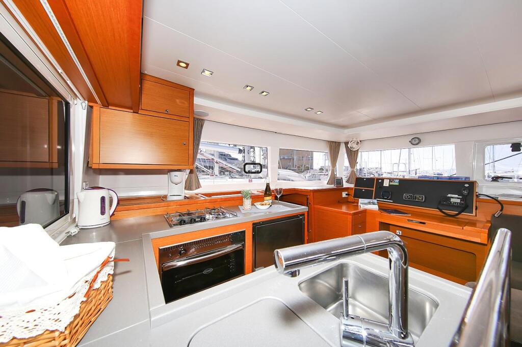 Catamaran 