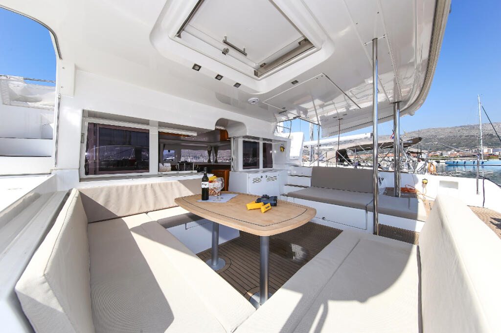 Catamaran 