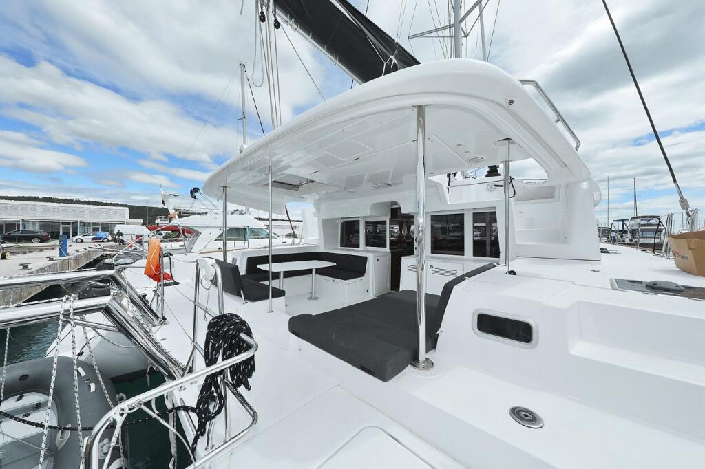 Catamaran 