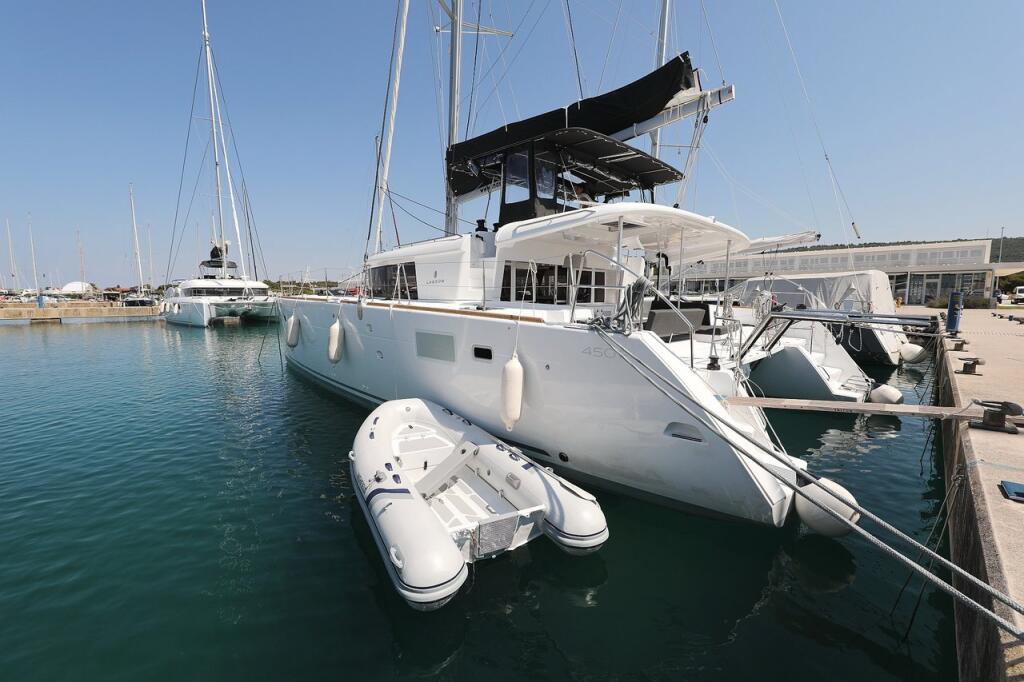 Catamaran 
