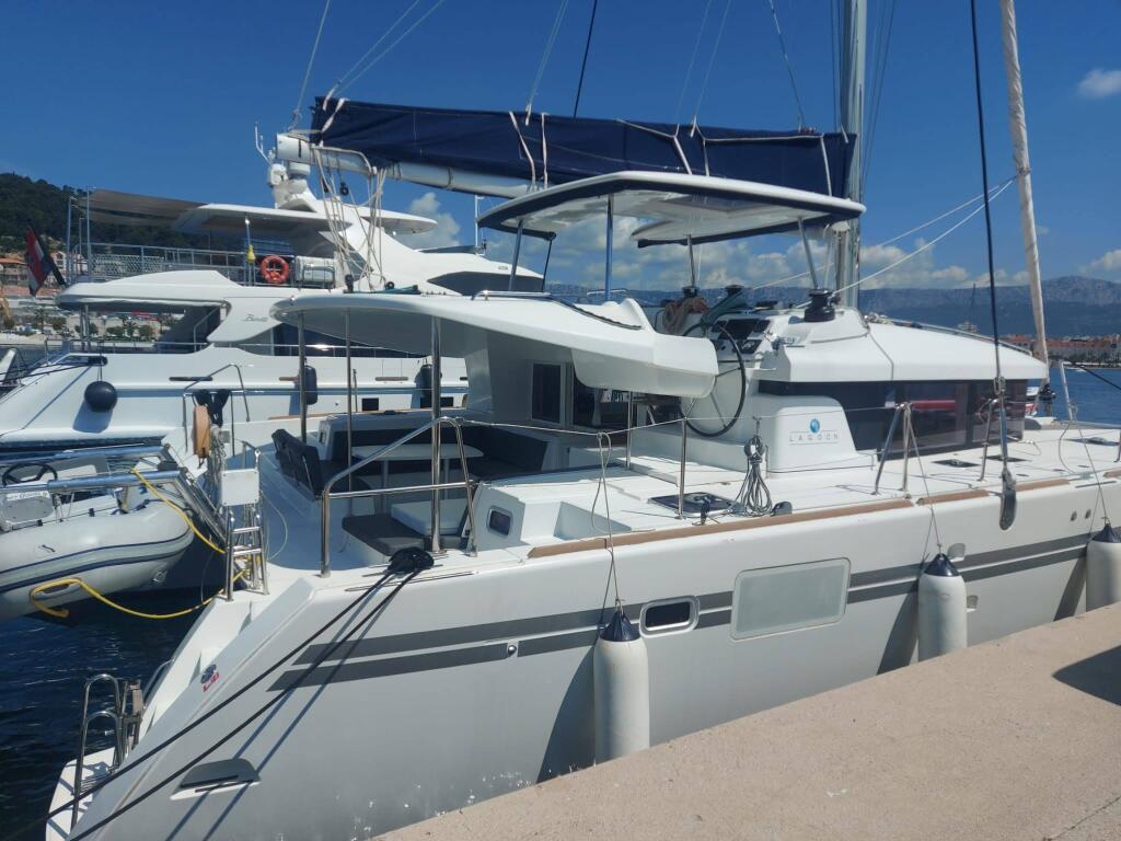 Catamaran 