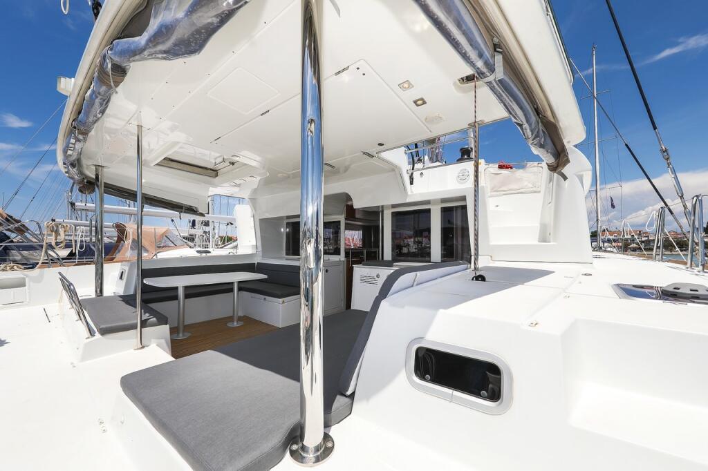 Catamaran 